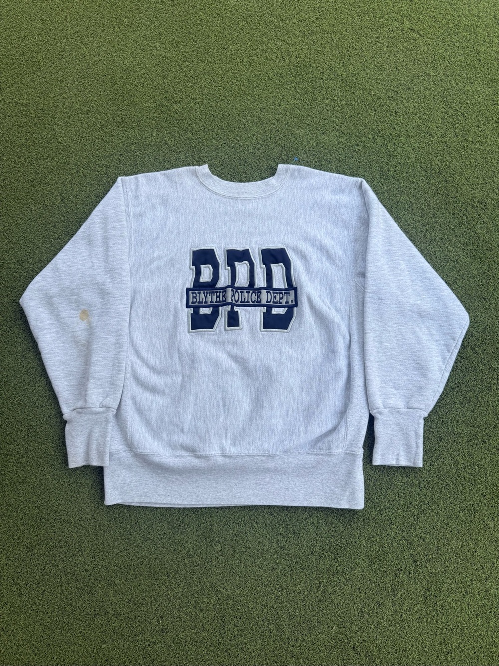RARE VINTAGE MADE IN USA BLYTHE POLICE DEPARTMENT STITCHED GREY AND BLUE SWEATER